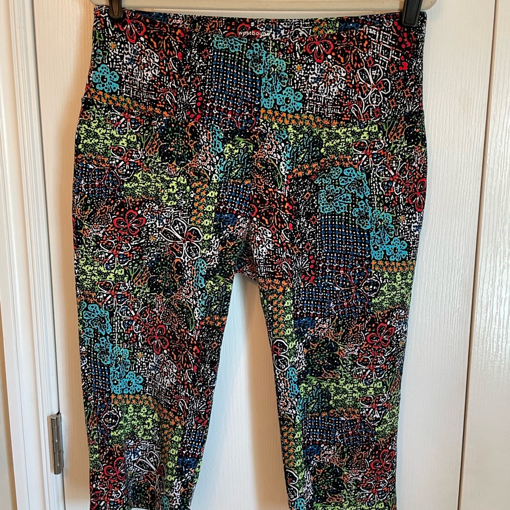 TWO PAIR WESTBOUND SIZE LARGE CROP PANTS - Picture 3 of 3